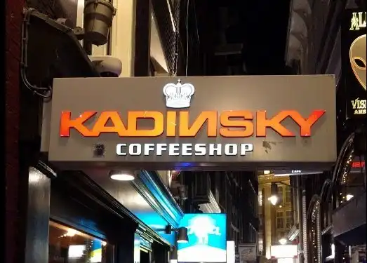 Kadinsky Coffeeshop Amsterdam – Stijlvol en centraal gelegen cannabiscafé vlakbij de Dam