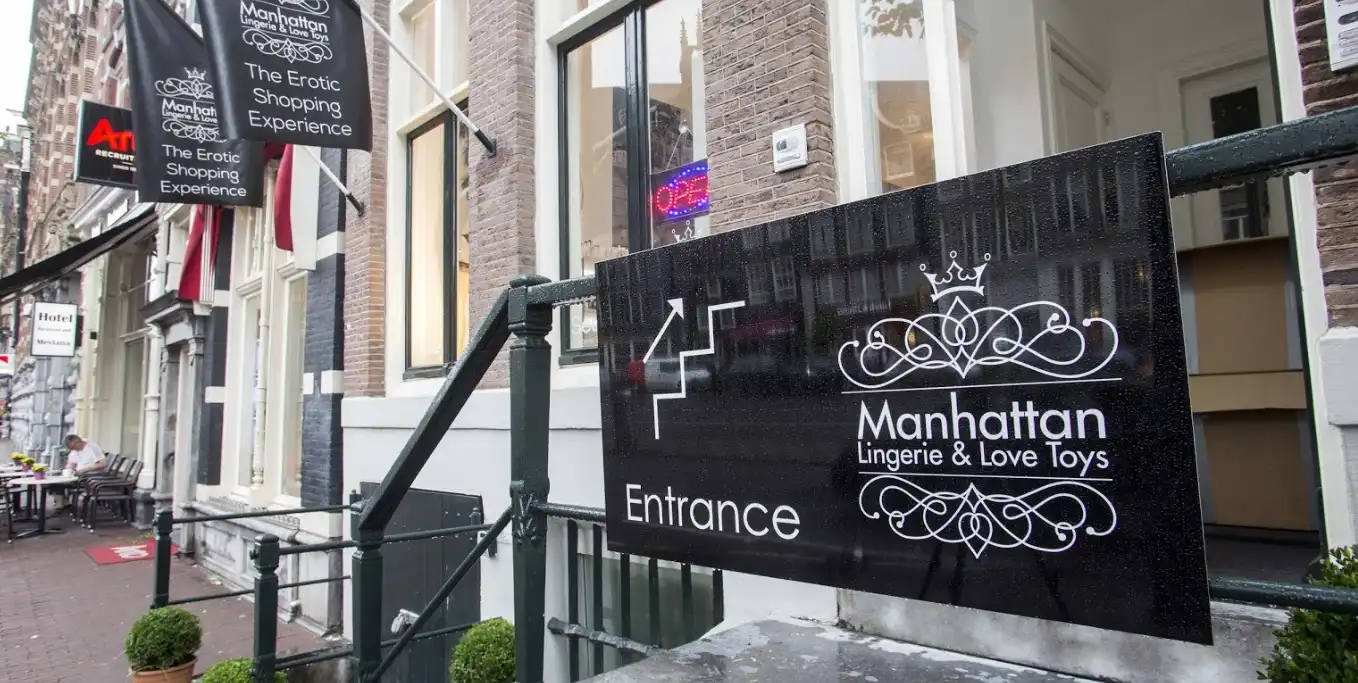 Manhattan Lingerie and Love Toys Amsterdam luxury sex shop exterior Nieuwezijds Voorburgwal